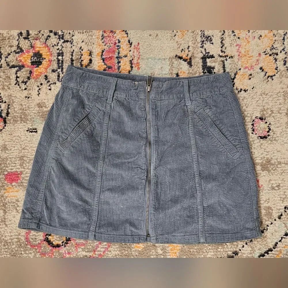 American Eagle corduroy skirt sz 8 and 14.5" top to bottom. Dusty blue